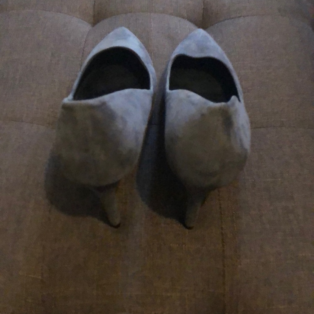 H&M Grey Heels. Never worn. Sz 9.5 - Picture 2 of 4